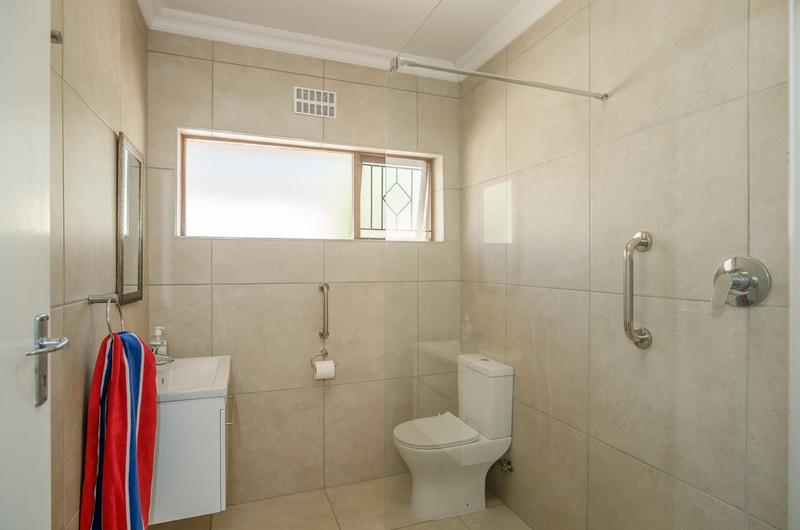 3 Bedroom Property for Sale in Meadowridge Western Cape